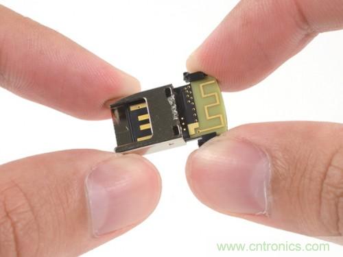 很漂亮的小東西，金屬的USB插頭