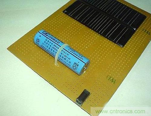 微型太陽能供電板DIY，給手電筒收音機供電