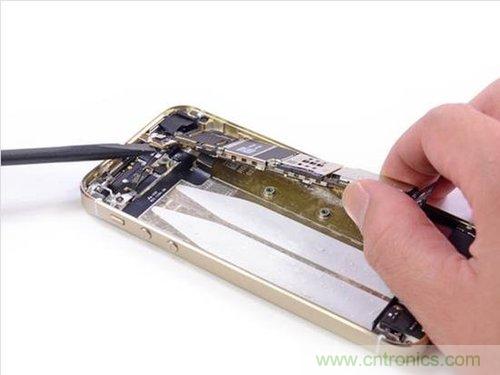 土豪金iPhone 5S拆解：內(nèi)部結(jié)構(gòu)升級(jí)，維修難度增加
