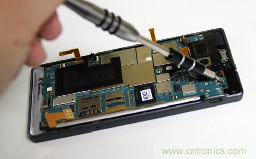 拆解4G新機(jī)索尼M35t：用料十足，易于維修