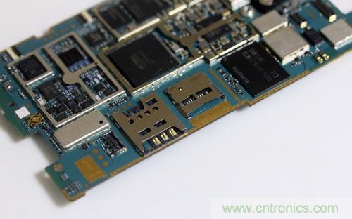 拆解4G新機(jī)索尼M35t：用料十足，易于維修