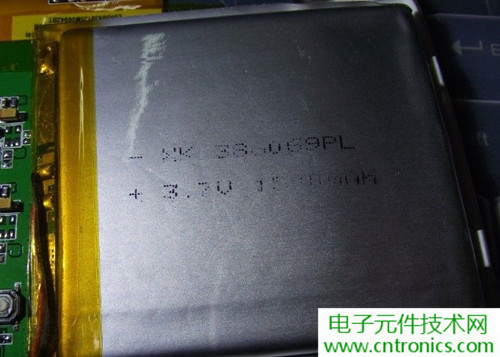 探秘電子紙！一款電紙書的電子墨水屏拆解