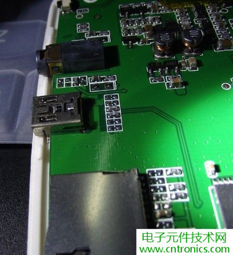 探秘電子紙！一款電紙書的電子墨水屏拆解