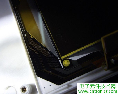 探秘電子紙！一款電紙書的電子墨水屏拆解