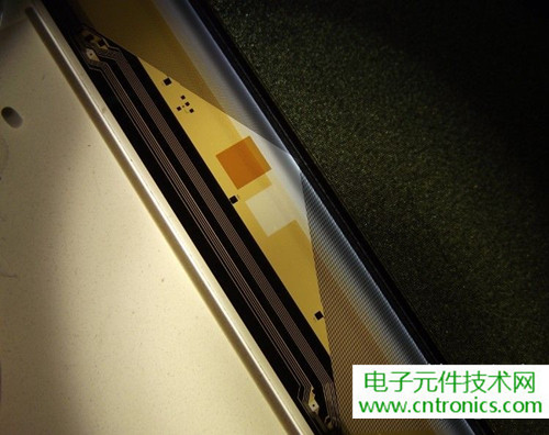 探秘電子紙！一款電紙書的電子墨水屏拆解