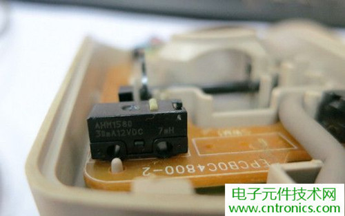 殿堂級機(jī)械鼠標(biāo)拆解：嘆精致做工！