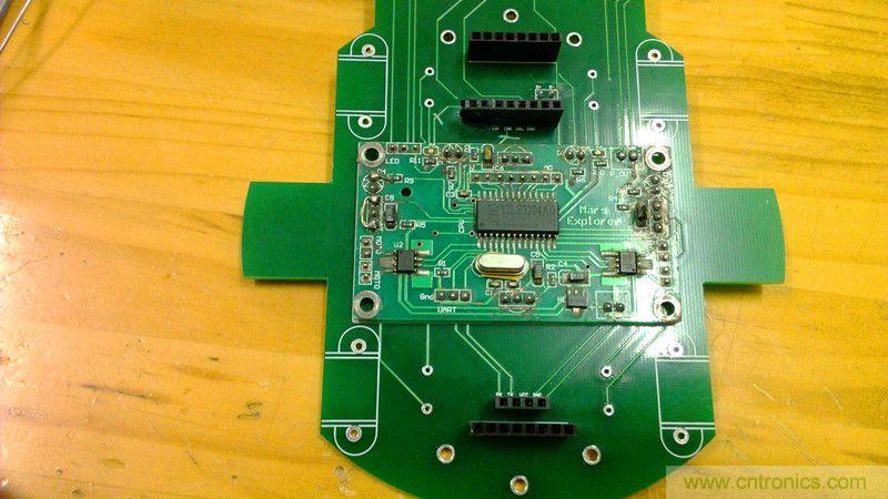 牛人力作！PCB版藍(lán)牙智能小車(chē)DIY