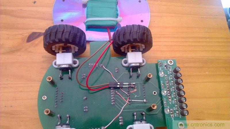 牛人力作！PCB版藍(lán)牙智能小車(chē)DIY