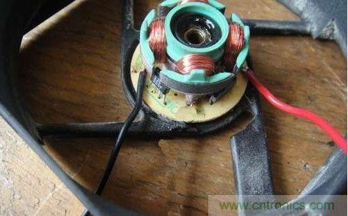 創(chuàng)意DIY！迷你風(fēng)力發(fā)電機！