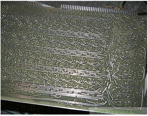 拆解也懷舊，讓人驚嘆的古董級(jí)可編程科學(xué)計(jì)算器 from 1966