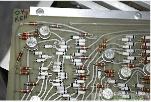 拆解也懷舊，讓人驚嘆的古董級(jí)可編程科學(xué)計(jì)算器 from 1966