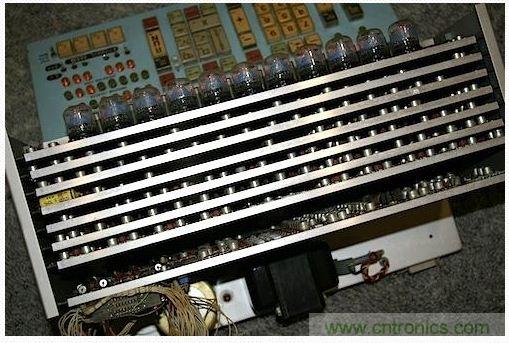 拆解也懷舊，讓人驚嘆的古董級(jí)可編程科學(xué)計(jì)算器 from 1966