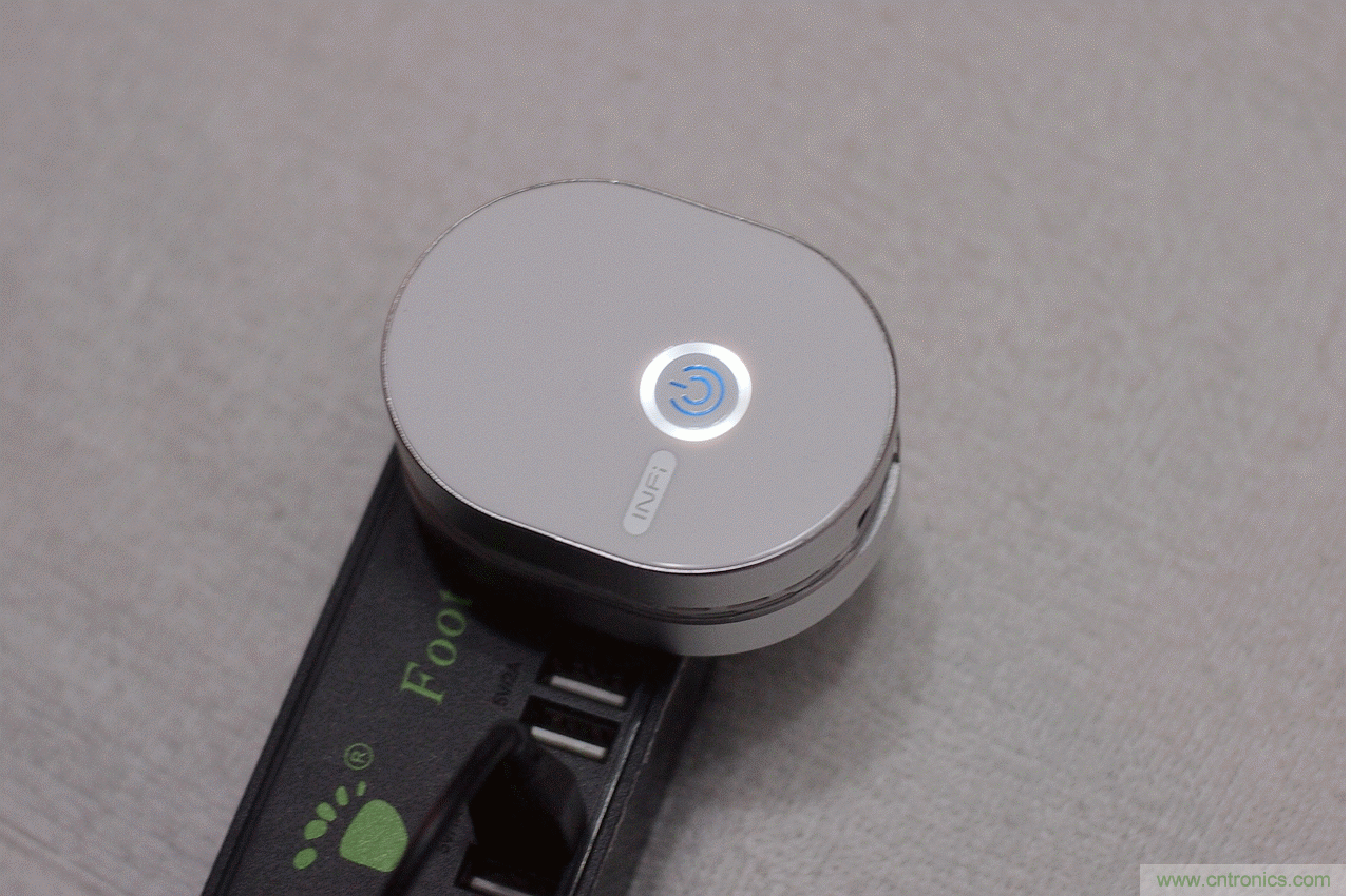 路由器也跟風(fēng)玩分體設(shè)計(jì)，你咋不上天呢？