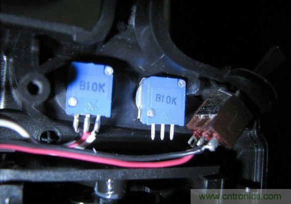 無人機 DIY 制作全過程，酷得不要不要的！