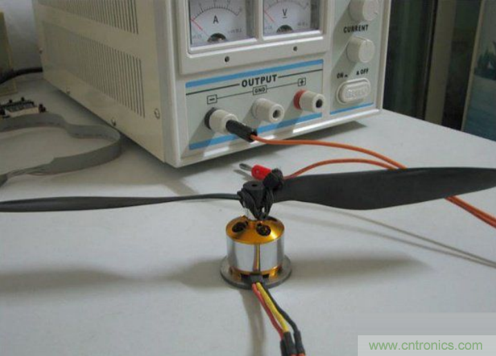 無人機 DIY 制作全過程，酷得不要不要的！