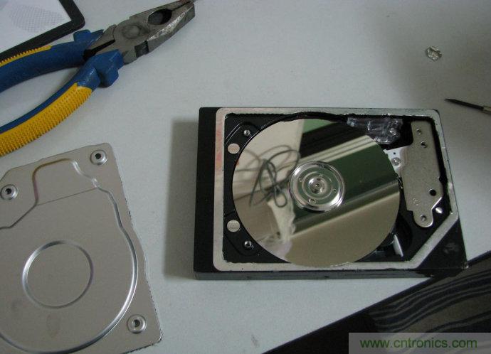 無人機 DIY 制作全過程，酷得不要不要的！