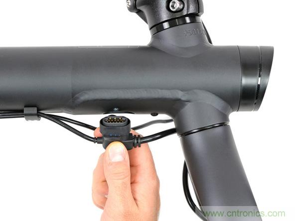 從電池到傳感器，完整拆解小米智能自行車