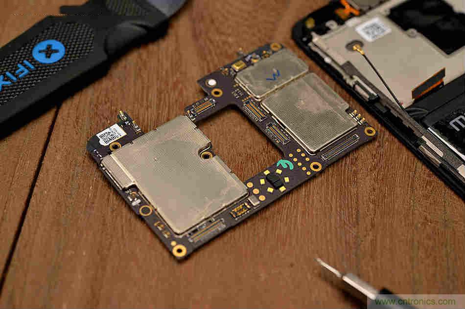 拆解魅族15 Plus：玩轉(zhuǎn)了新概念，但其工藝究竟如何？