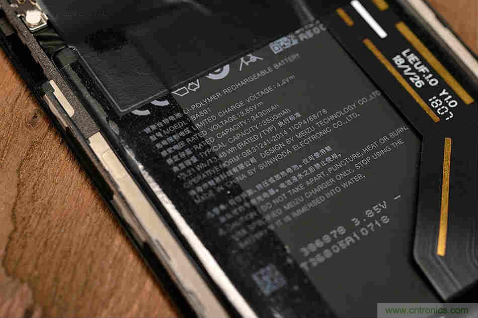 拆解魅族15 Plus：玩轉(zhuǎn)了新概念，但其工藝究竟如何？