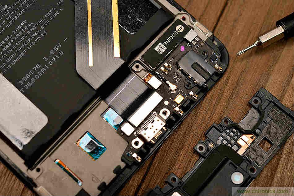 拆解魅族15 Plus：玩轉(zhuǎn)了新概念，但其工藝究竟如何？