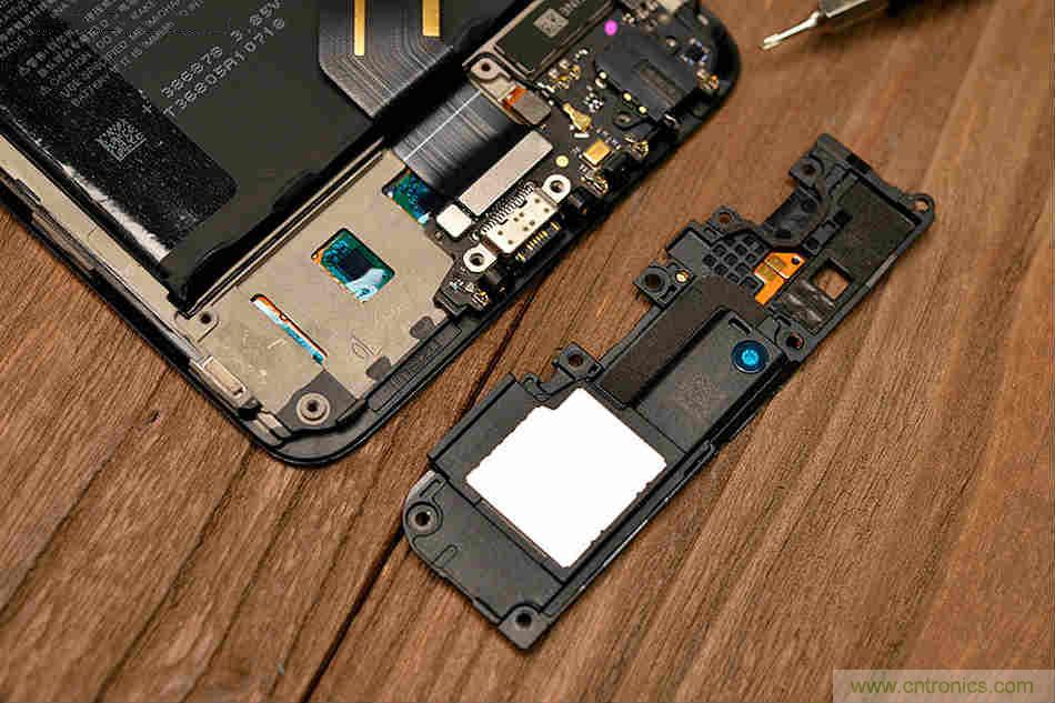 拆解魅族15 Plus：玩轉(zhuǎn)了新概念，但其工藝究竟如何？