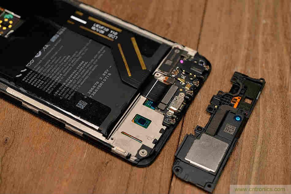 拆解魅族15 Plus：玩轉(zhuǎn)了新概念，但其工藝究竟如何？