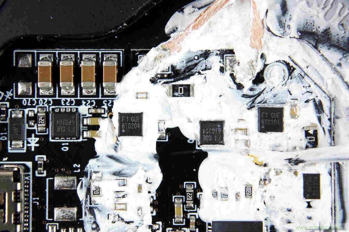 拆解對比：系出同門，小米、紫米無線充電器的差別有多大？