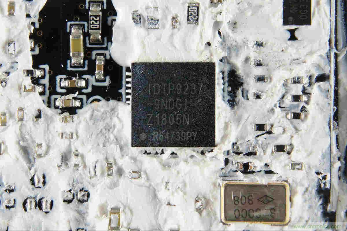 拆解對比：系出同門，小米、紫米無線充電器的差別有多大？