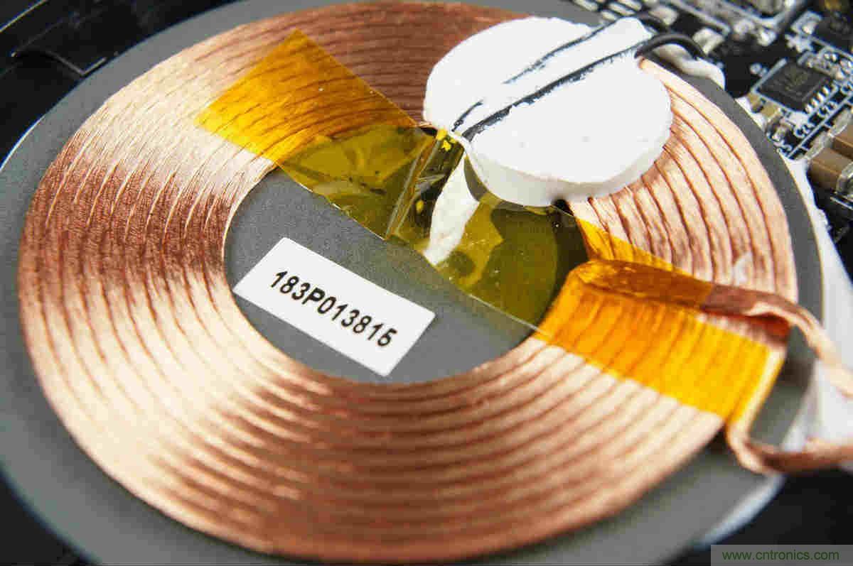 拆解對比：系出同門，小米、紫米無線充電器的差別有多大？