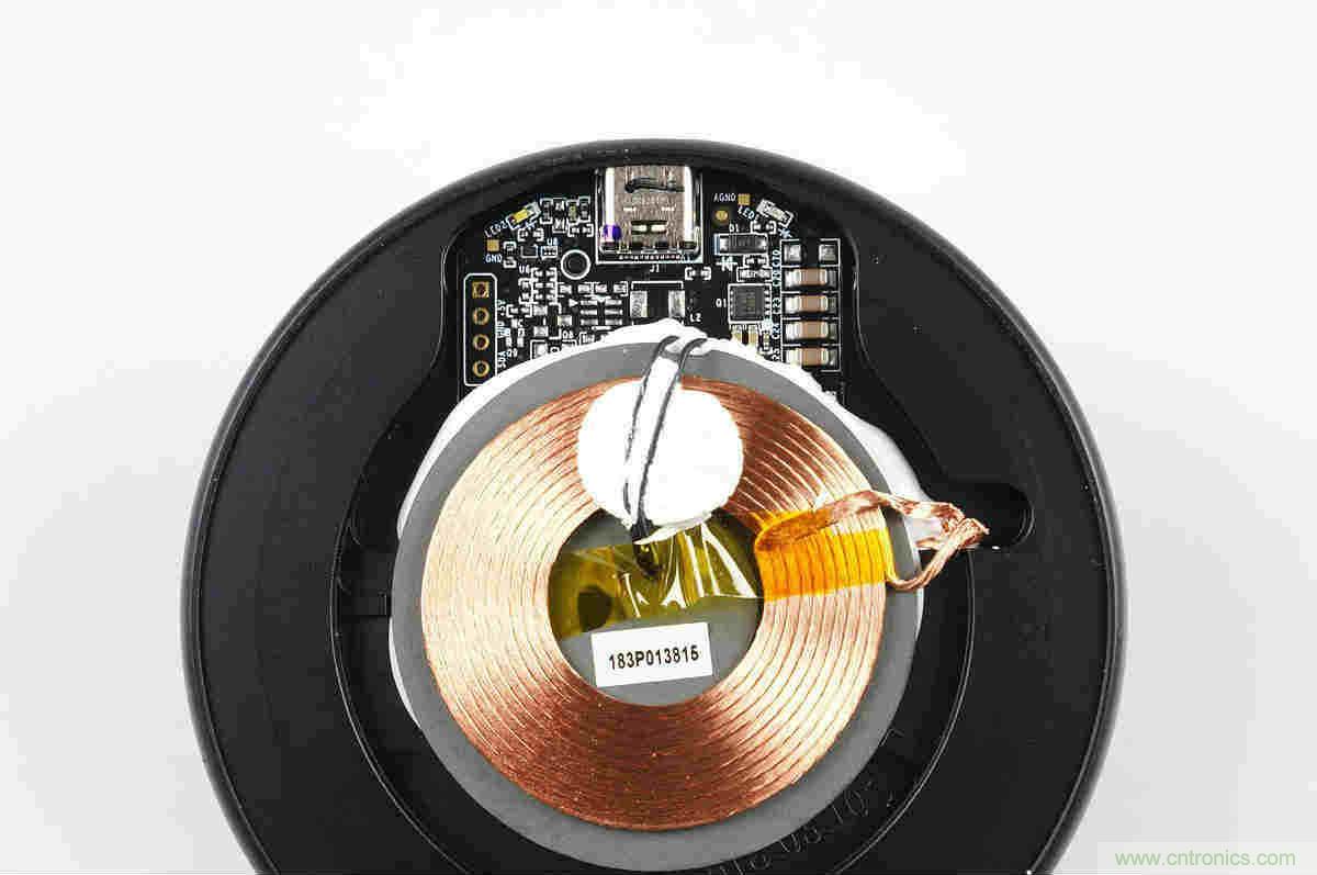 拆解對比：系出同門，小米、紫米無線充電器的差別有多大？