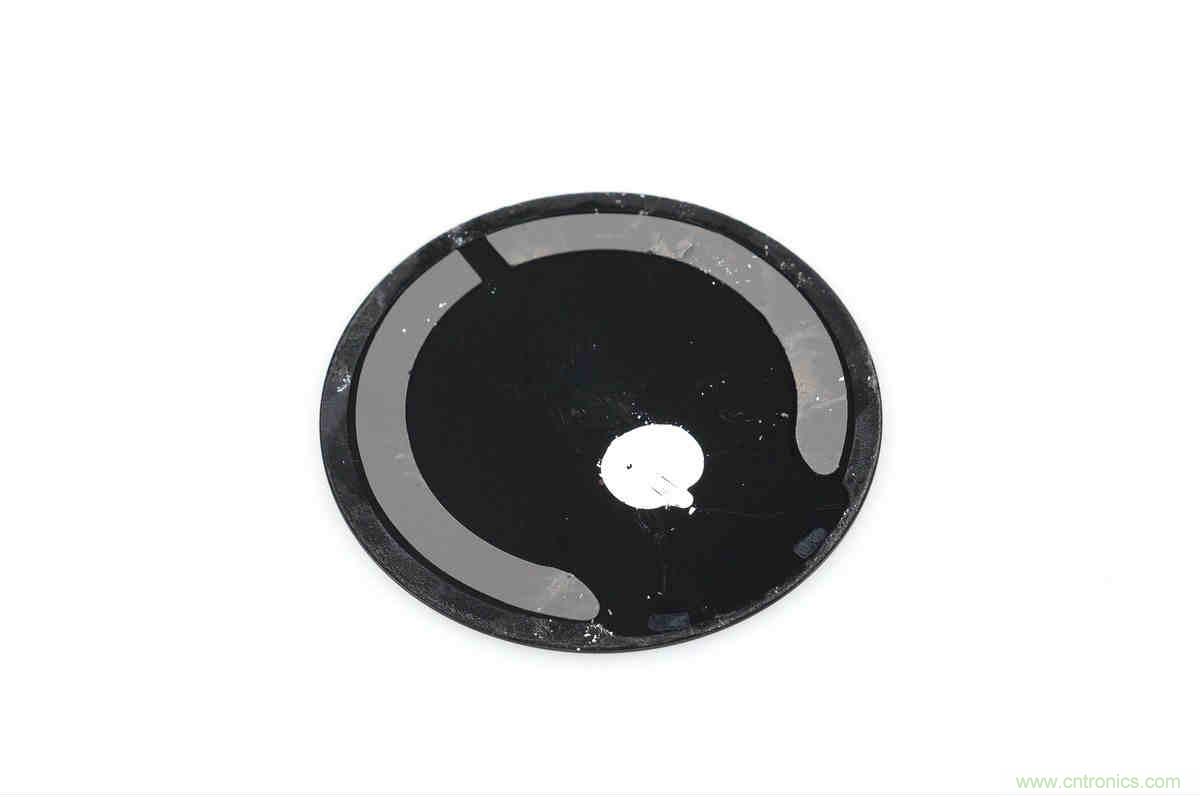 拆解對比：系出同門，小米、紫米無線充電器的差別有多大？