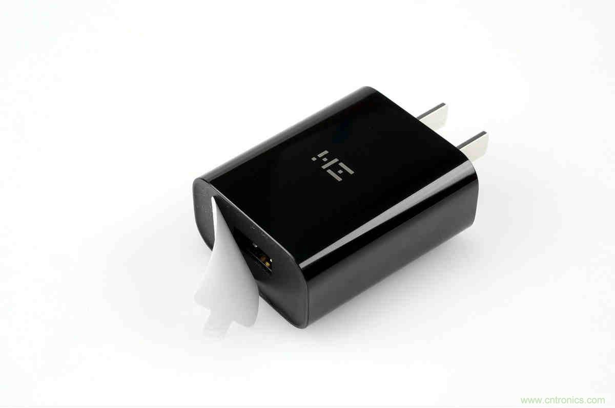 拆解對比：系出同門，小米、紫米無線充電器的差別有多大？