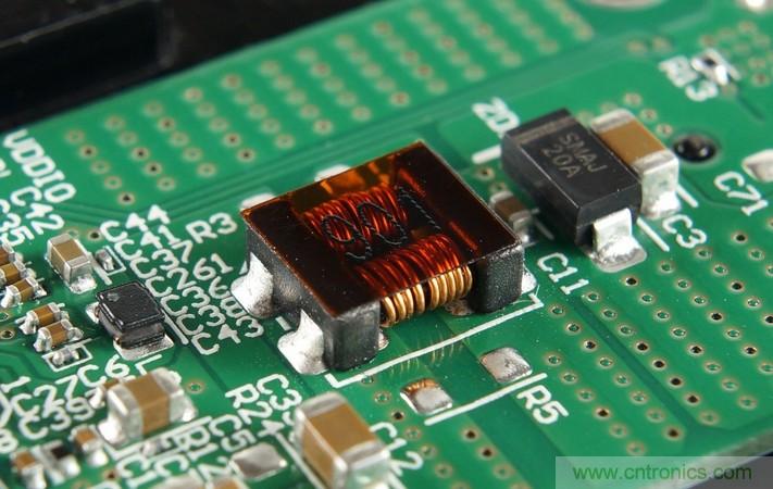 拆解對比：系出同門，小米、紫米無線充電器的差別有多大？