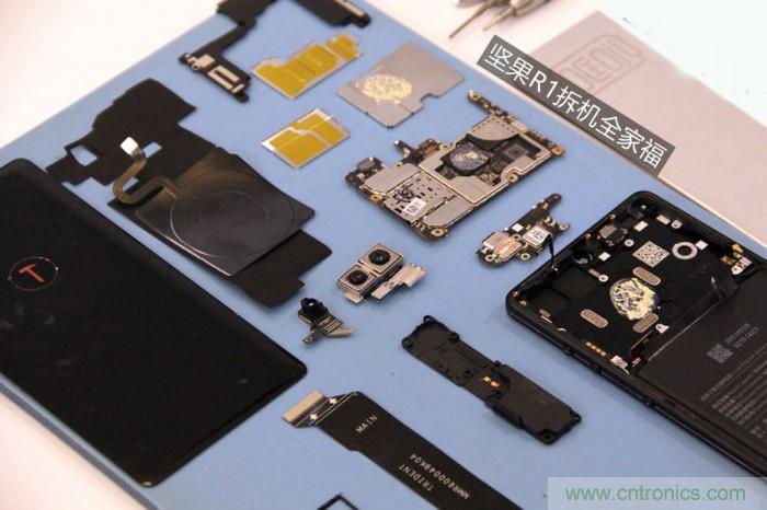 堅果R1拆解：內(nèi)部設(shè)計究竟如何？