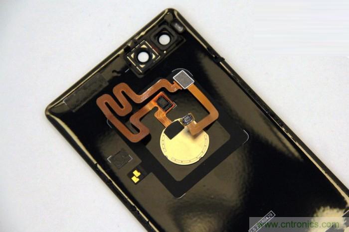 堅果R1拆解：內(nèi)部設(shè)計究竟如何？