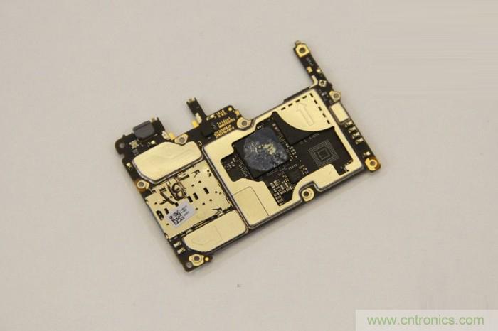 堅果R1拆解：內(nèi)部設(shè)計究竟如何？