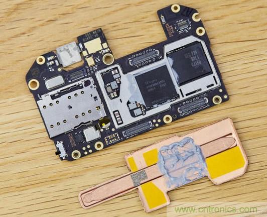 拆解黑鯊手機：多級直觸一體式液冷系統(tǒng)有什么門道？