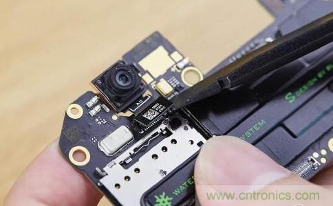 拆解黑鯊手機：多級直觸一體式液冷系統(tǒng)有什么門道？