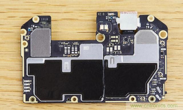 拆解黑鯊手機：多級直觸一體式液冷系統(tǒng)有什么門道？