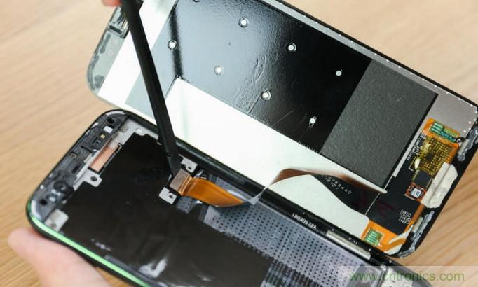 拆解黑鯊手機：多級直觸一體式液冷系統(tǒng)有什么門道？