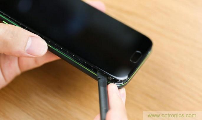 拆解黑鯊手機：多級直觸一體式液冷系統(tǒng)有什么門道？