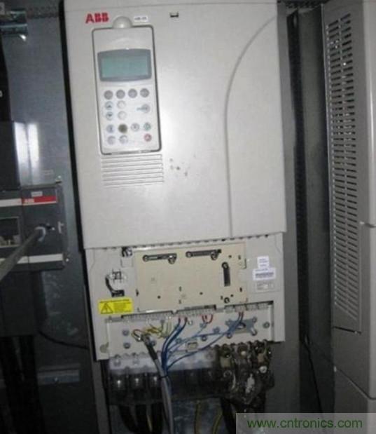 變頻器的輸出頻率調(diào)高，那么輸出電壓將如何提高？