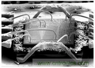 如何降低電路&ldquo;熱回路&rdquo;影響，實現(xiàn)低 EMI 高效電源器件設(shè)計