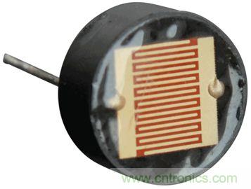 你有沒有試過用儀表放大器測(cè)量兩個(gè)光源的相對(duì)強(qiáng)度？