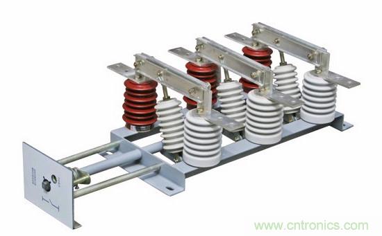 高壓斷路器的操作結(jié)構(gòu)有哪幾種？和隔離開關(guān)有什么區(qū)別？