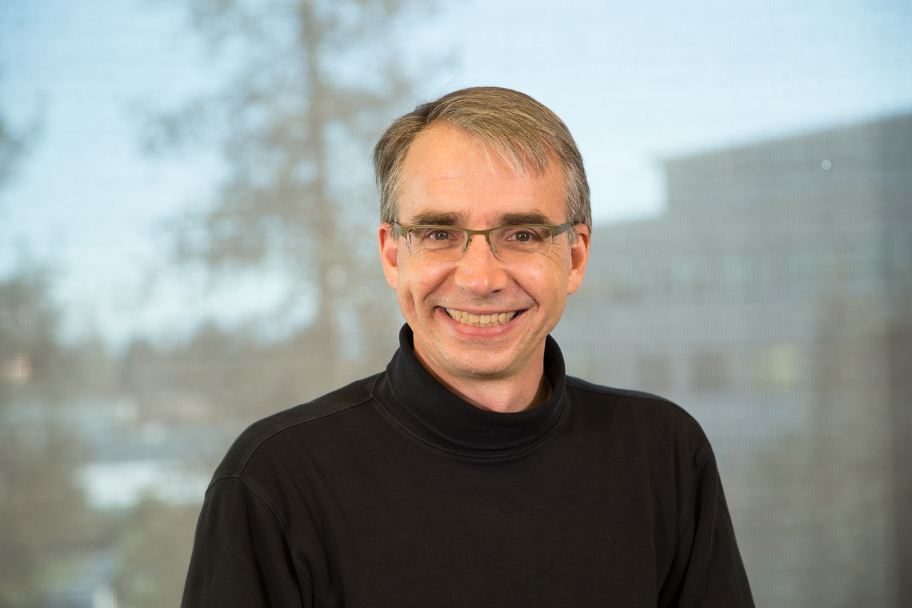 瞄準(zhǔn)五大方向持續(xù)攻關(guān)，構(gòu)建AI網(wǎng)絡(luò)底座