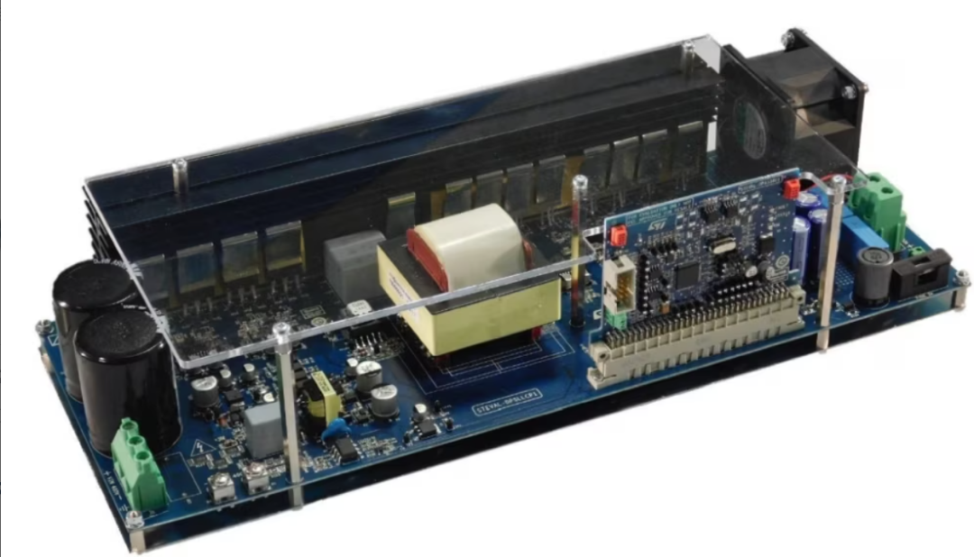 1600W雙路交錯新紀元:無橋圖騰柱TCM_PFC數(shù)字電源方案解析 1600W雙路交錯新紀元:無橋圖騰柱TCM_PFC數(shù)字電源方案解析